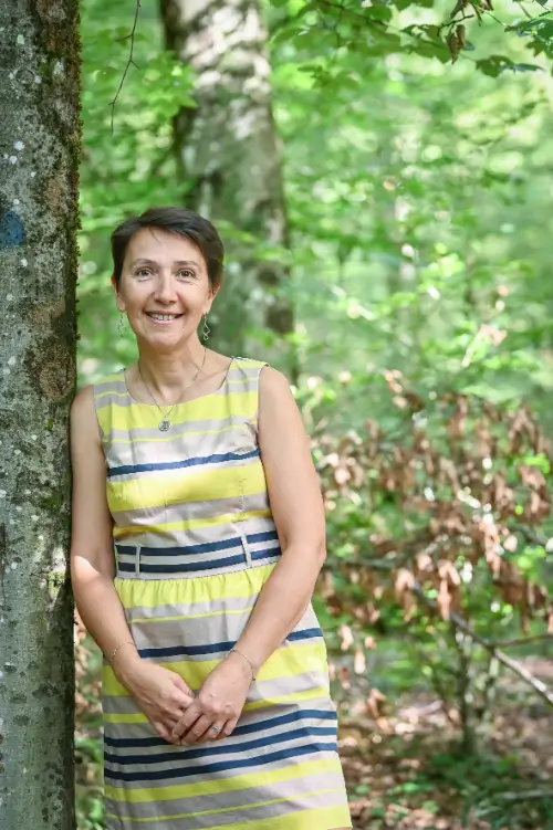 Stéphanie Drieu psychonutritionniste diététicienne nutritionniste à Audincourt souriante dans la nature